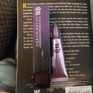 Urban Decay original eyeshadow primer potion